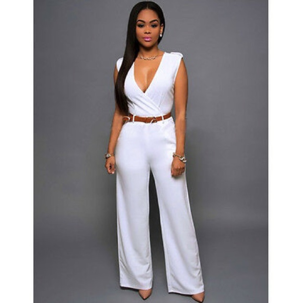 Bodycon white sleeveless jumpsuit